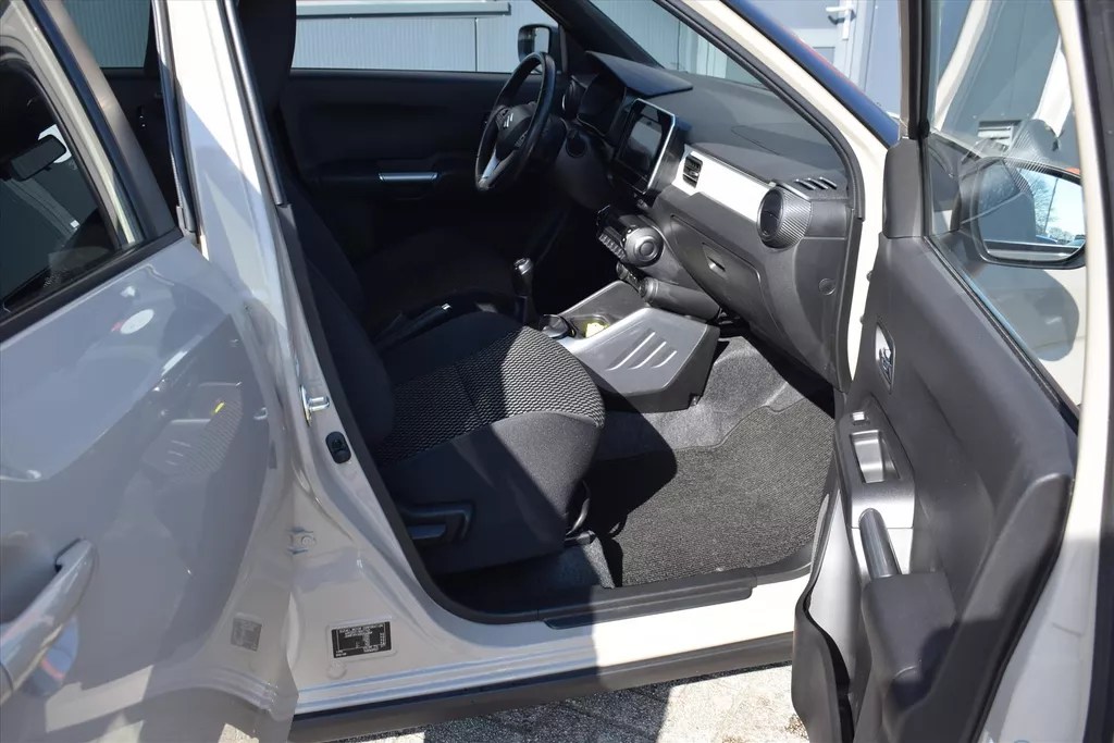 SUZUKI Ignis 1.2 Smart Hybrid 83pk Style SUZUKI Ignis 1.2 Smart Hybrid 83pk Style