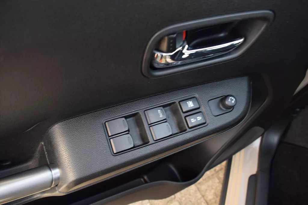 SUZUKI Ignis 1.2 Smart Hybrid 83pk Style SUZUKI Ignis 1.2 Smart Hybrid 83pk Style