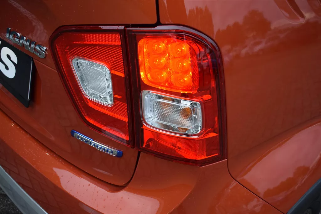 SUZUKI Ignis 1.2 Smart Hybrid 83pk CVT Select SUZUKI Ignis 1.2 Smart Hybrid 83pk CVT Select