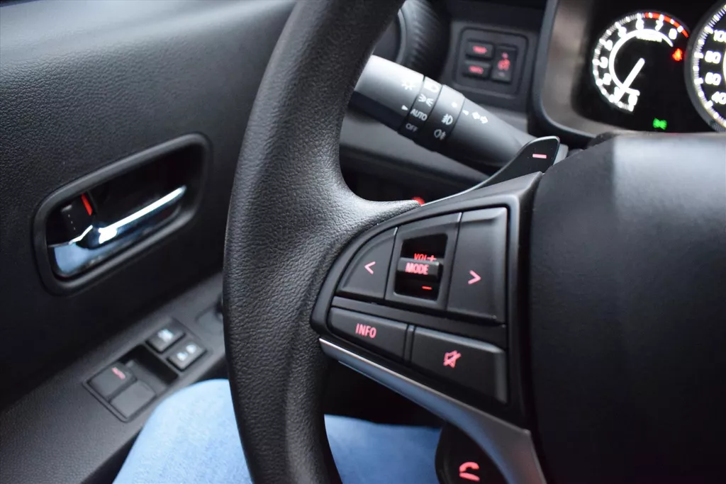 SUZUKI Ignis 1.2 Smart Hybrid 83pk CVT Select SUZUKI Ignis 1.2 Smart Hybrid 83pk CVT Select