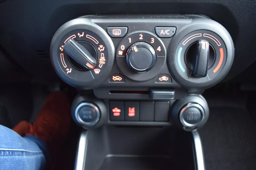 SUZUKI Ignis 1.2 Smart Hybrid 83pk CVT Select SUZUKI Ignis 1.2 Smart Hybrid 83pk CVT Select